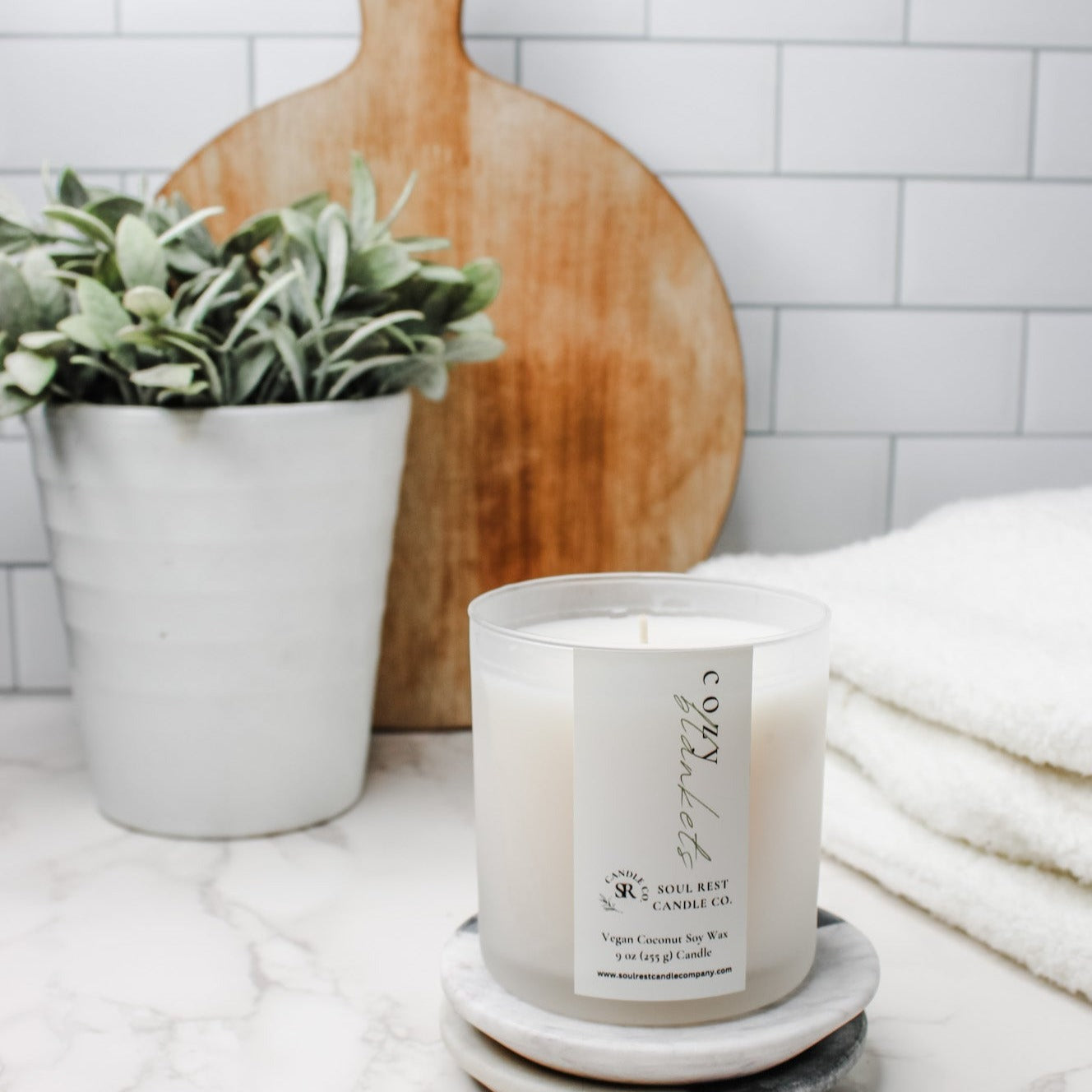 cozy blanket (cashmere sugar) 9oz candle