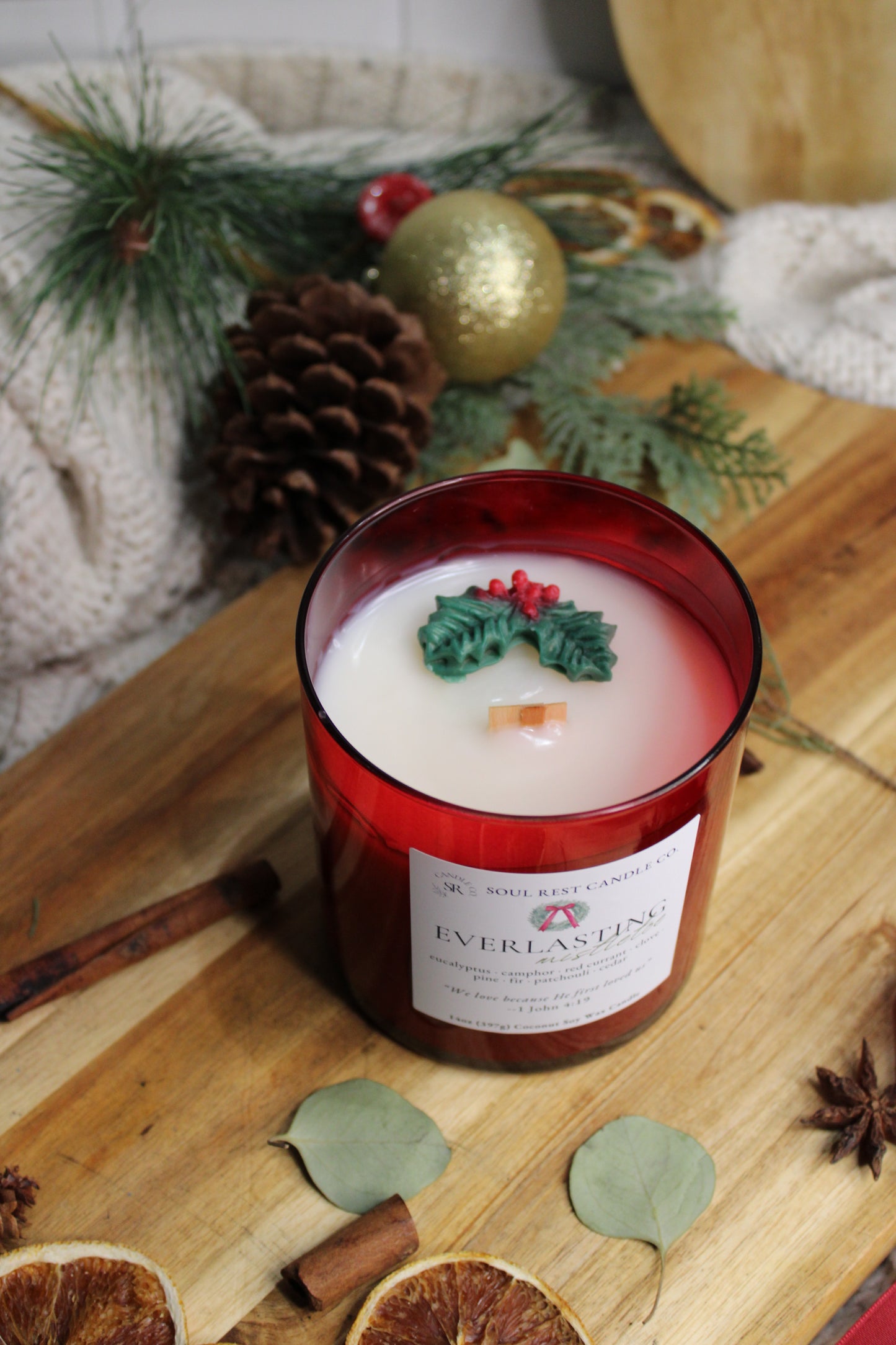 Everlasting Mistletoe 14 oz Wood Wick Candle