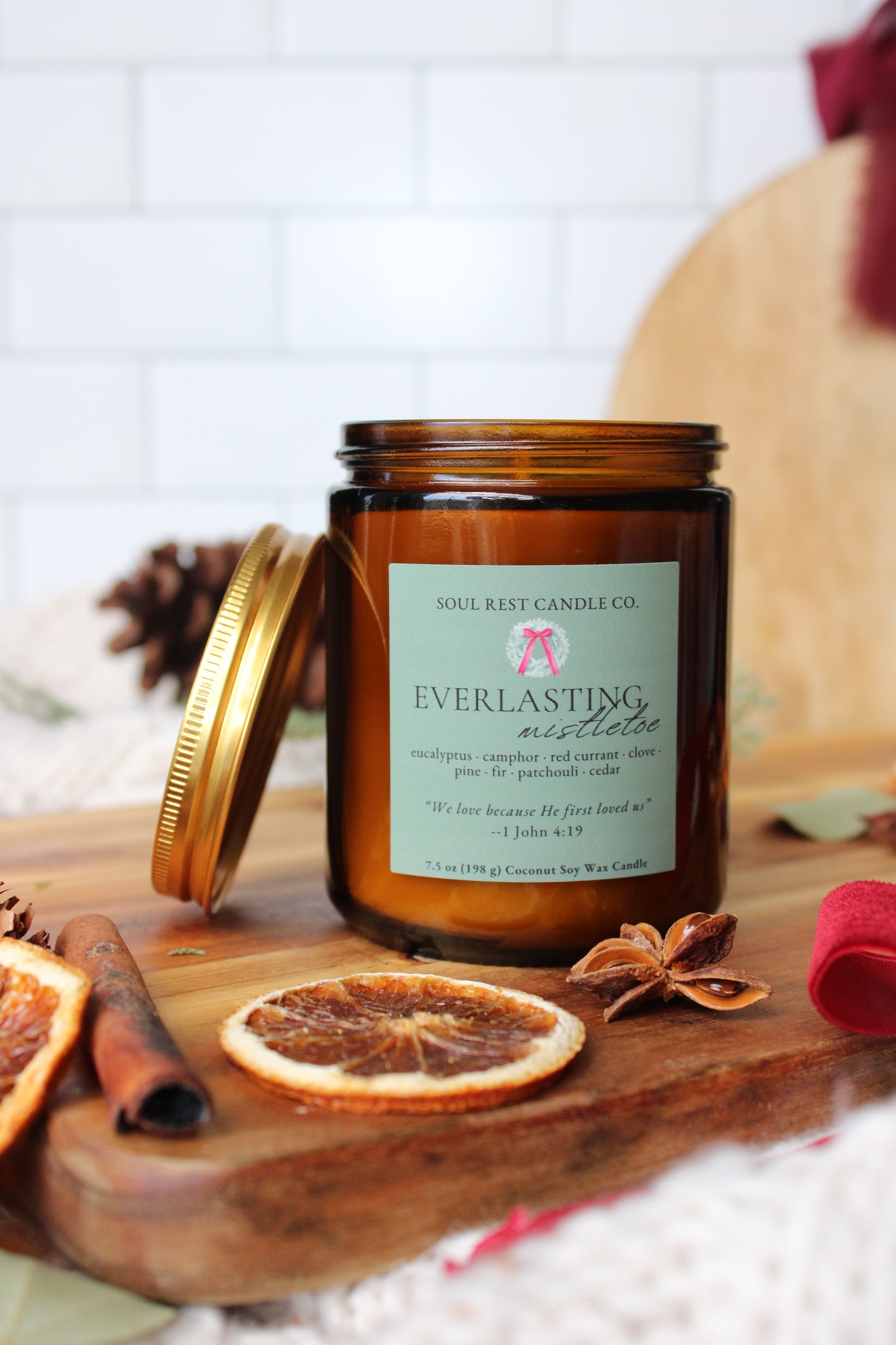 Everlasting Mistletoe 7.5 oz Candle