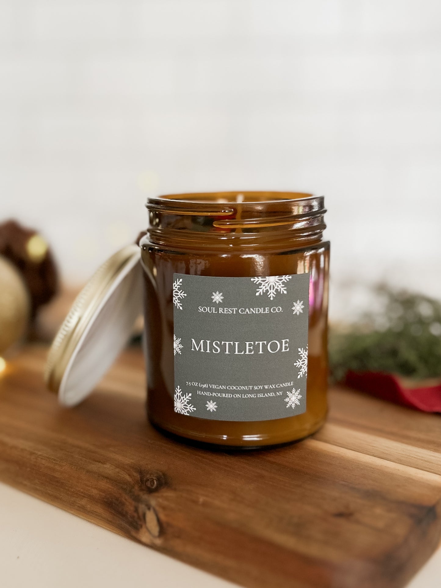 Mistletoe 7.5 oz Candle