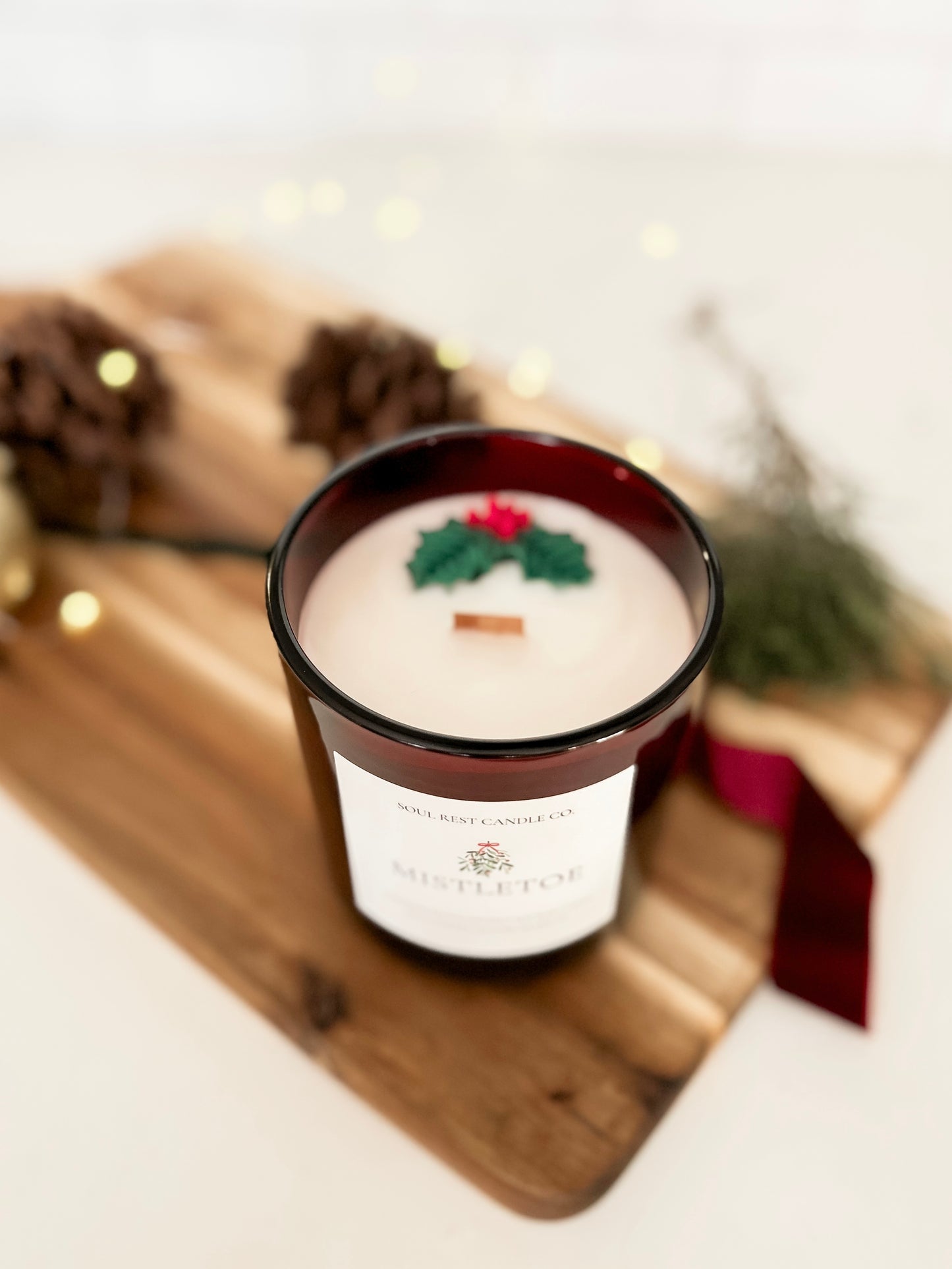 Mistletoe 12oz Wood Wick Candle